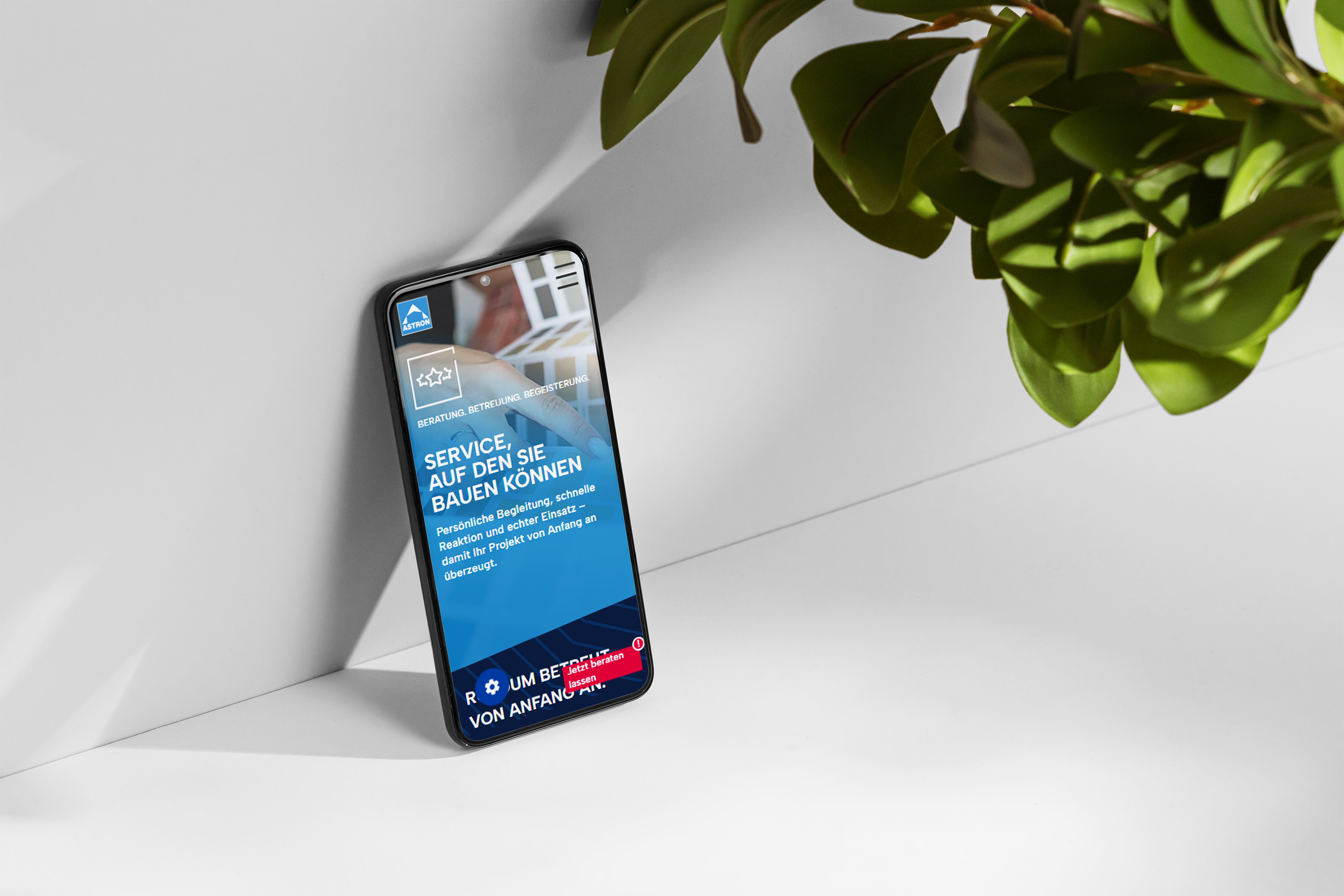 Mockup der Website in einem Smartphone
