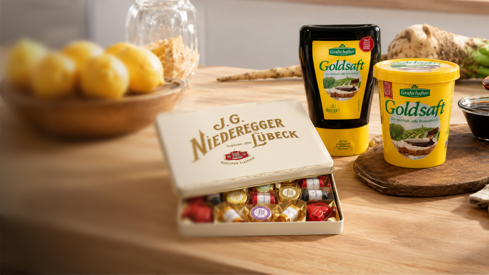 Eine Schachtel Niederegger Marzipan und 2 Tuben Grafschafter Goldsaft